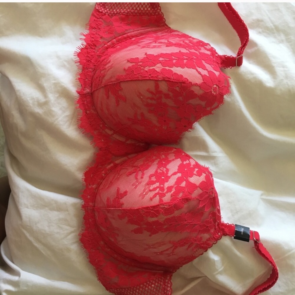 Victoria’s Secret push-up magenta lace bra